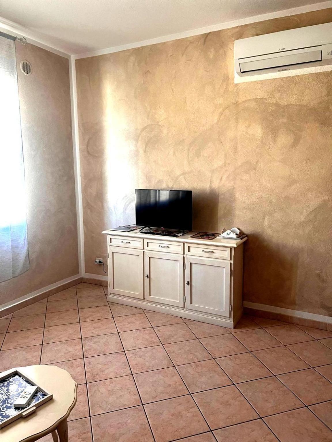 Santa maria Apartment Olbia Bagian luar foto